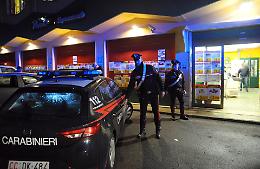 Rapinano il Punto Simply, subito presi dai carabinieri