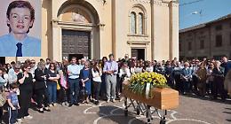 Folla e commozione alle esequie di Riccardo Visioli