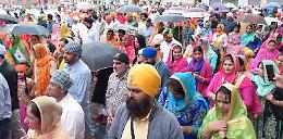 I Sikh celebrano il Vaisakhi, in centinaia tra musica e preghiere