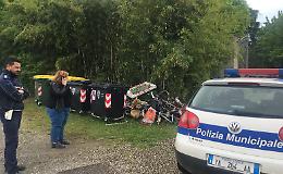 Caso profughi, scarico abusivo. Intervento dei vigili