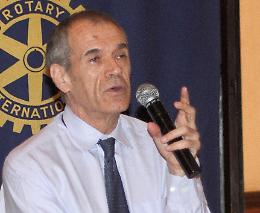 Mes: Cottarelli, "Se non firmiamo perderemo credibilità"