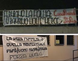 Due papà per i gemelli, striscioni di protesta