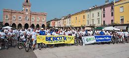 Bicincittà, pedalata benefica per 150