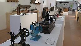 ‘Non deve pagare le bollette del Museo del lino’
