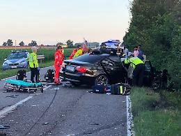 Grave incidente, tre auto coinvolte: un morto