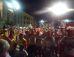 Sicurezza alle feste: «Stop alle bevande in vetro»