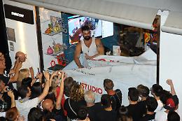 Enrico IV Live, disturbatori nella notte: ma il reality prosegue