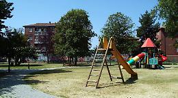 Niente sigarette nei parchi, divieto anche davanti alle scuole
