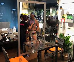 Enrico IV Live, body painting e poi ospiti ‘vip’ a cena con lo chef