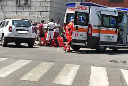 Ragazzina in bici investita da auto, ferita