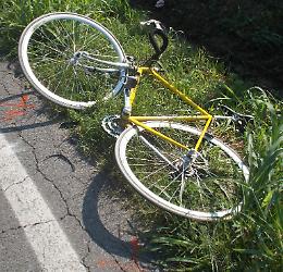 Ciclista contro podista, non ce l'ha fatta il 54enne