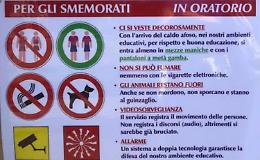 Il richiamo del don: «No ai look ‘da spiaggia’ in oratorio»