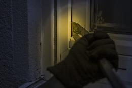 Le 7 regole per contrastare i ladri 2.0 in estate