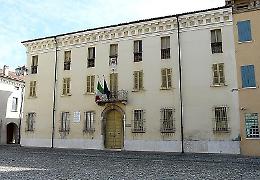 Dipendente comunale e ristoratore: licenziato