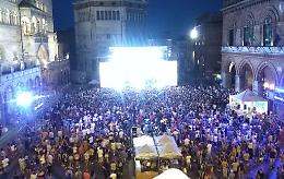 Radio Bruno Estate, le star della canzone 'incendiano' Cremona