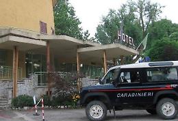 Ruba all'ex Mulino di Monticelli e arreda un bar a Cremona