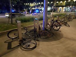 A Cremona per il rave party, assalto alle biciclette in stazione