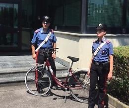 Tenta di vendere una bici rubata, denunciato 