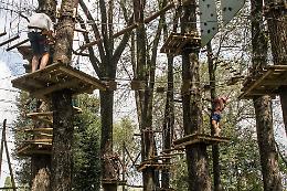 FOTO Acrobazie e divertimento al Parco Avventura alle Colonie Padane