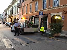 FOTO West Nile a Cremona, le operazioni di disinfestazione in via XX Settembre