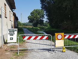 Strada vietata, famiglia ‘prigioniera’ in casa