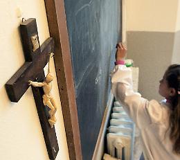 Crocifissi a scuola, per l'Uaar "è una clericalata"