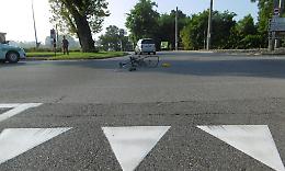Ciclista travolto in largo Moreni, 24enne finisce in ospedale