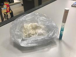 Trovato con oltre 52 grammi di cocaina, arrestato 26enne
