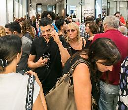 Aperto Fielmann, subito assalto in corso Campi