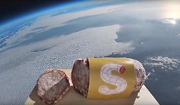 Primo salame lanciato nello spazio, missione compiuta