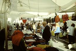 Bancarelle del Forte, gli stand lasciano piazza Duomo