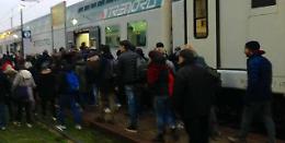 Ferrovia, mattinata 'nera'. Guasto sulla linea: ritardi