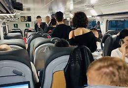 Treni sovraffollati, nodo sicurezza