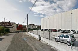 Gli ambientalisti: «Capannoni troppi brutti»