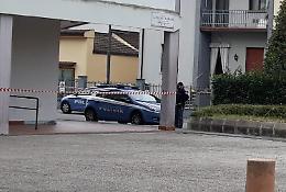 Tentato suicidio, Scientifica al lavoro a Borgo Loreto