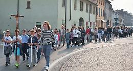 ‘Sopravvissuti al colera’, torna il corteo al santuario