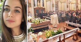 Addio alla 'fatina': "Adesso aiutaci dal cielo"