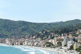 Intasca la caparra di un appartamento ad Alassio e sparisce, denunciato