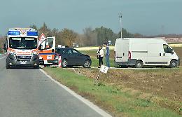 Tamponamento fra tre auto, sei persone coinvolte: nessun ferito grave