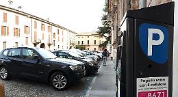 Parcheggi, il Comune 'congela' i 400 nuovi stalli blu