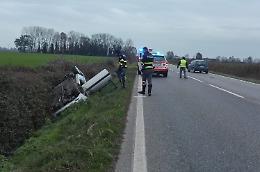 Con l'auto nel fosso, ferita 82enne di Cremona