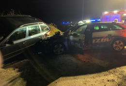 Inseguimento nella notte e schianto, feriti due poliziotti