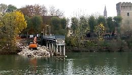 Via alla demolizione del ponte pedonale