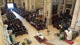 "Siamo qui con Marco, il suo sorriso 'sbranava' la vita"