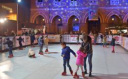 Festività, inaugurata la pista di pattinaggio