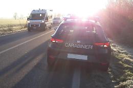 Cade con la bici lungo la via Bergamo, ferito 48enne