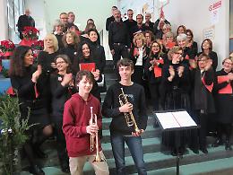 I prof dell'Aselli diventano cantori: auguri di Natale agli studenti
