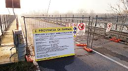 Sul ponte comparso il cartello dei lavori 