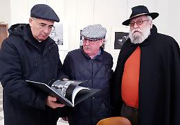 Expo di foto, il vescovo e i clic di Briselli