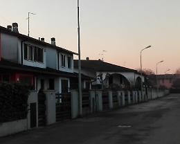 Via l&rsquo;oro. E i ladri mangiano minestra e prosciutto
